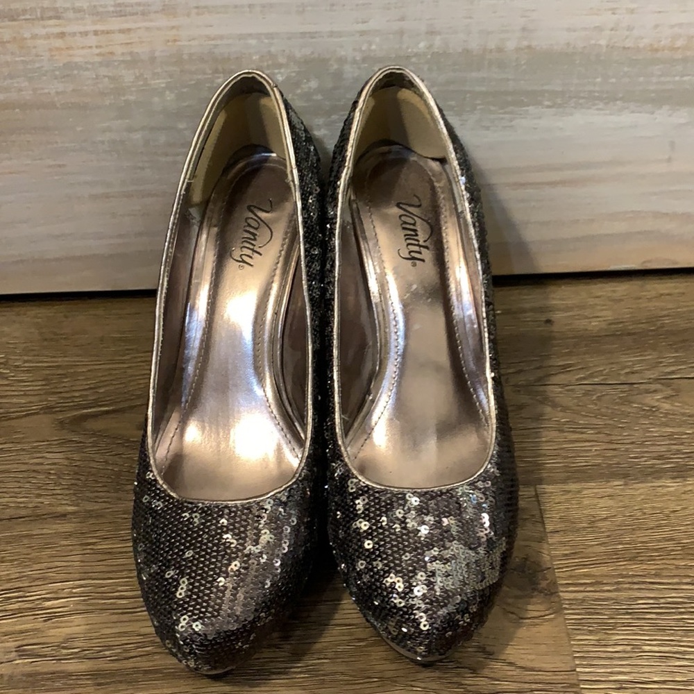 Vanity sequence Heels - Picture 2 of 5
